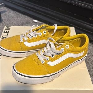 Women’s yellow vans